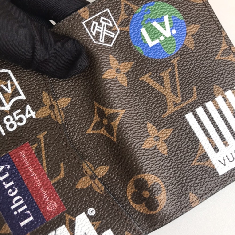 LV(ルイ·ヴィトン) Monogram 財布 新品