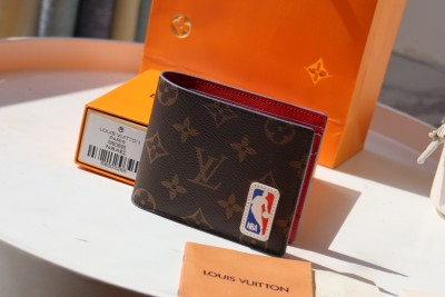 LV & NBA MULTIPLE 財布 新品