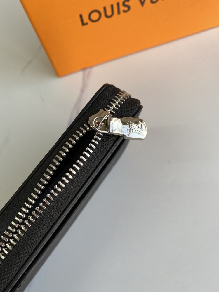 LV(ルイ·ヴィトン) Monogram 財布 新品