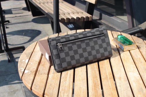 LV(ルイ·ヴィトン) Monogram 財布 新品