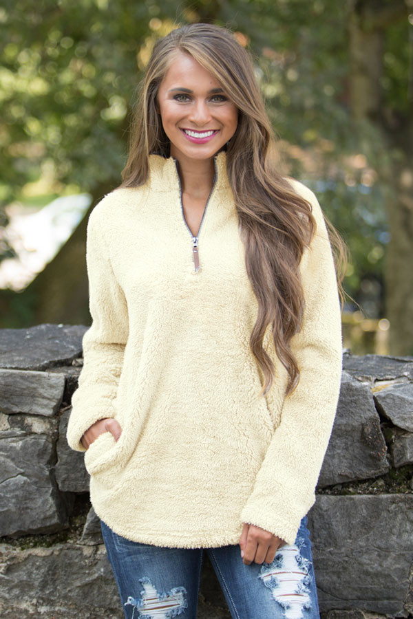 White Zipped Pullover Fleece Outfit