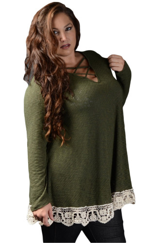 Green Crisscross Crochet Hem V Neck Plus Size Top