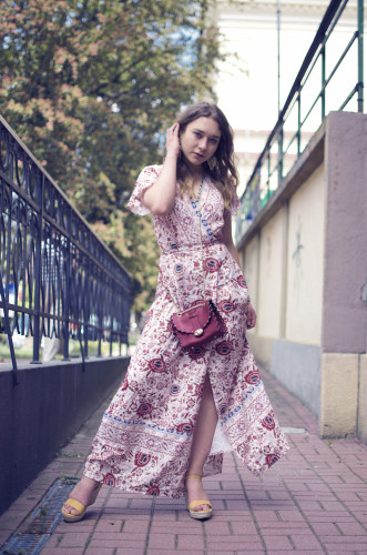 White V-Neck Beach Resort Printed Dress