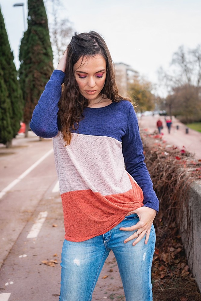 Blue Color Block Crew Neck Blouse