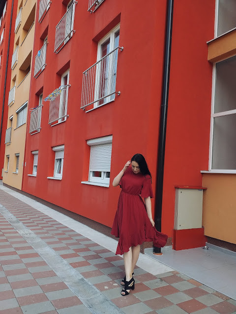 Red Chiffon Irregular Hem Short Sleeve Pleated Dress