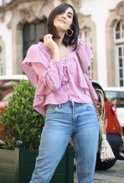 Red Button Ruffle&Tie Striped Shirt