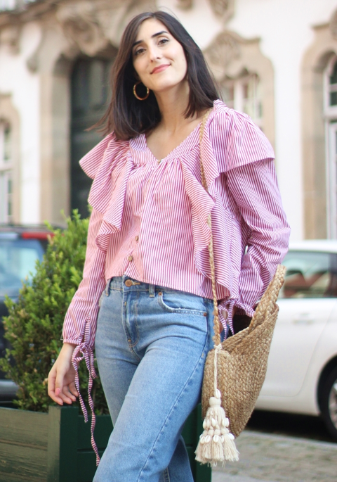 Red Button Ruffle&Tie Striped Shirt