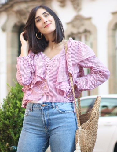 Red Button Ruffle&Tie Striped Shirt