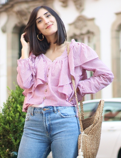 Red Button Ruffle&Tie Striped Shirt