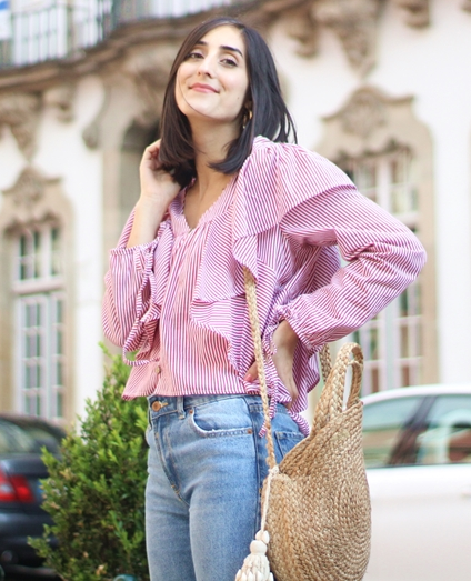 Red Button Ruffle&Tie Striped Shirt