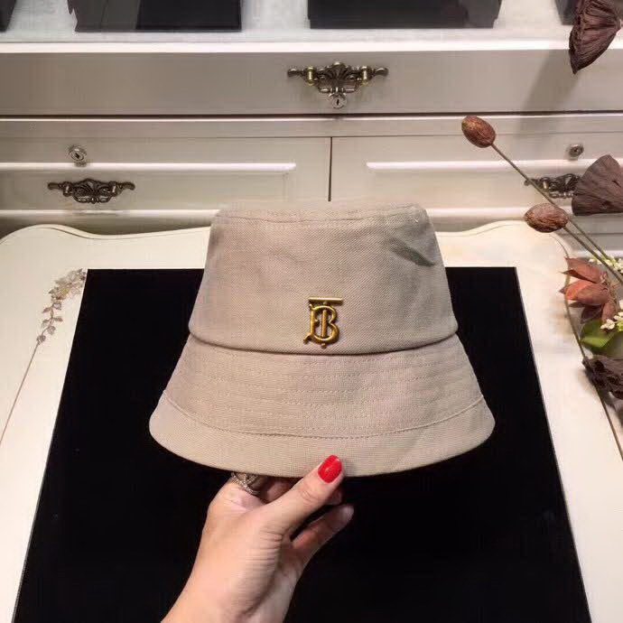 20冬季最新专柜款-Burberry杨幂同款，手感很好，超美渔夫帽 日常休闲必备啦