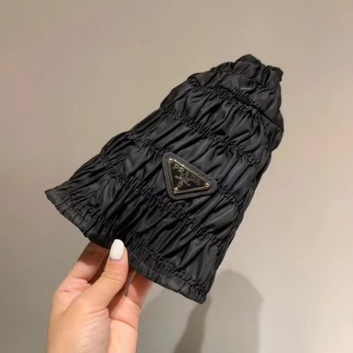 20冬季最新专柜款-Prada2020秋季新款褶皱休闲渔夫帽，百搭时尚，携带方便，可调节