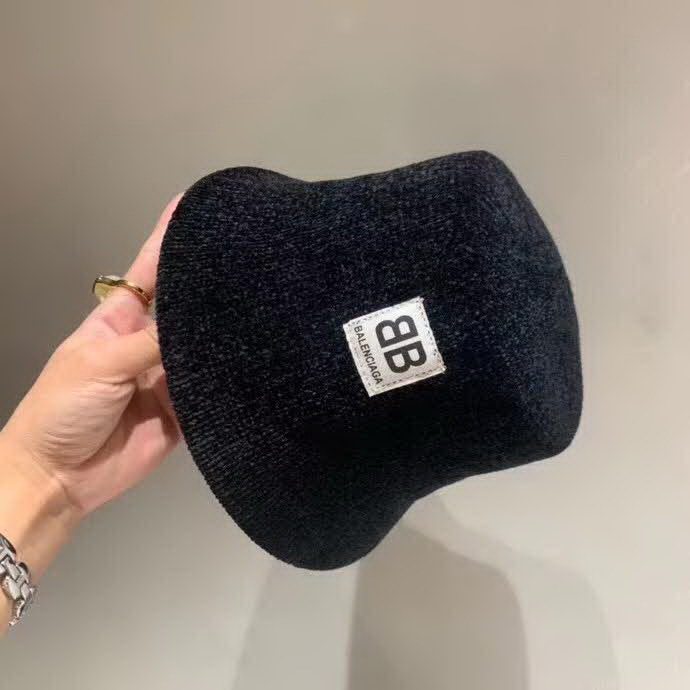 20冬季最新专柜款-Balenciaga双B字母渔夫帽，太阳帽，秋季灯芯绒面料，轻盈透气百搭款，可折叠出门携带方便