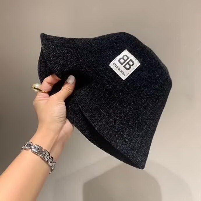20冬季最新专柜款-Balenciaga双B字母渔夫帽，太阳帽，秋季灯芯绒面料，轻盈透气百搭款，可折叠出门携带方便