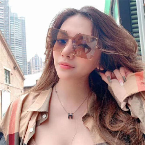 ☆「时尚达人首选」香奈儿Chanel☆2020全网最新太阳眼镜流行趋势销量排行第一,让你做最耀眼最酷的时尚达人