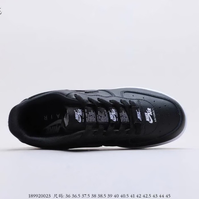 官网同步20秋季最新热销款-耐克/Nike Air Force 1 Low，空军一号百搭休闲运动板鞋，采用硬质平纹头层皮革鞋面材质，内置全掌air sole气垫，另类迭加设计首次出现