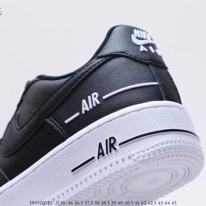 官网同步20秋季最新热销款-耐克/Nike Air Force 1 Low，空军一号百搭休闲运动板鞋，采用硬质平纹头层皮革鞋面材质，内置全掌air sole气垫，另类迭加设计首次出现