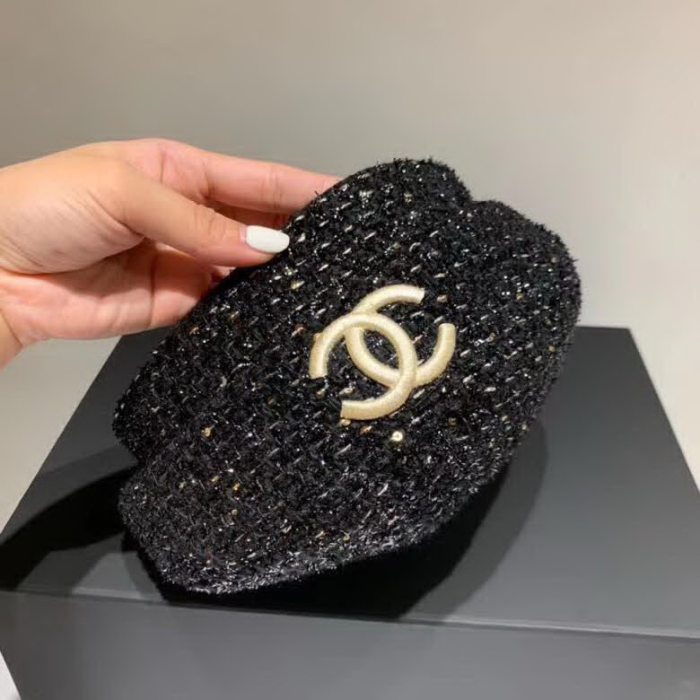 20冬季最新专柜款-香奈儿Chanel毛呢贝蕾帽，专柜同步，精致刺绣logo 百搭款，搭衣必备