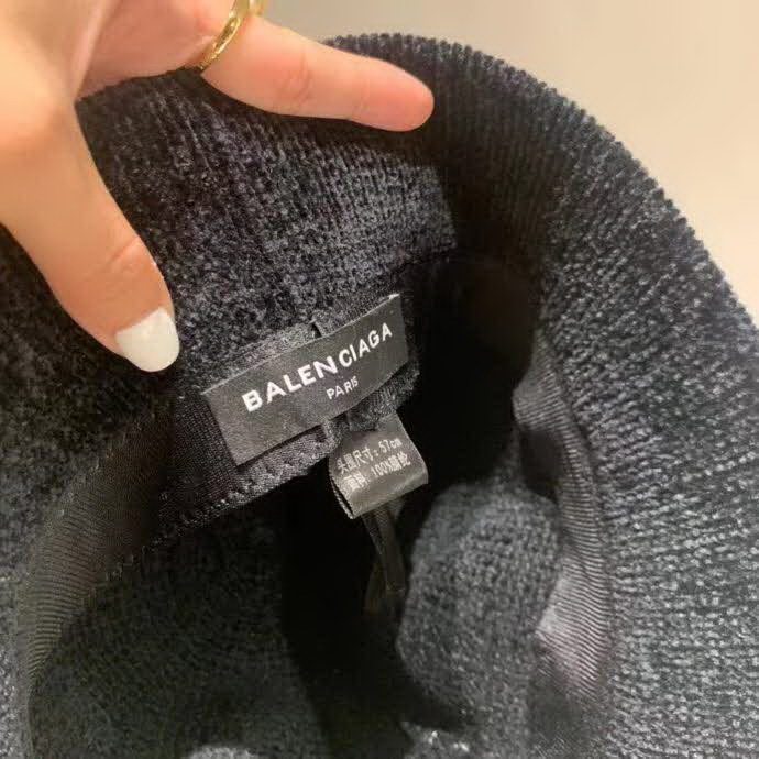 20冬季最新专柜款-Balenciaga双B字母渔夫帽，太阳帽，秋季灯芯绒面料，轻盈透气百搭款，可折叠出门携带方便