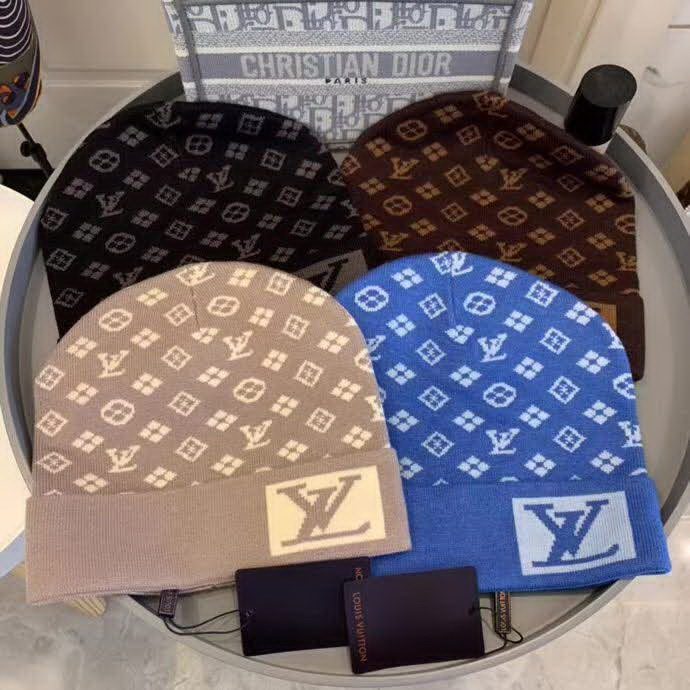 20冬季最新专柜款-路易威登LV网红时尚博主推荐款皮标针织毛线帽，手感超柔软舒适的针织线帽，弹性极佳！时尚街头风，时尚百搭！