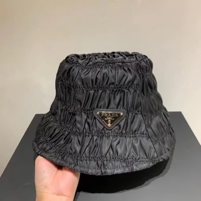20冬季最新专柜款-Prada2020秋季新款褶皱休闲渔夫帽，百搭时尚，携带方便，可调节