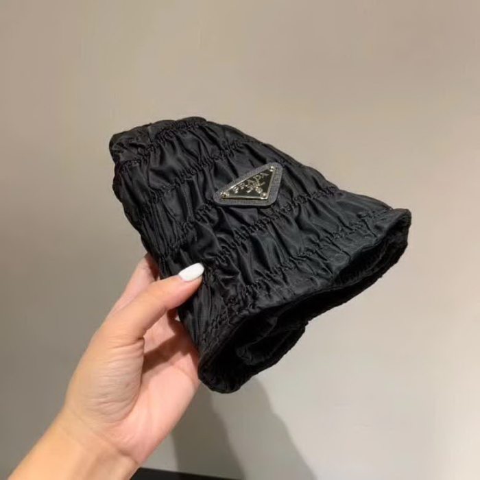 20冬季最新专柜款-Prada2020秋季新款褶皱休闲渔夫帽，百搭时尚，携带方便，可调节
