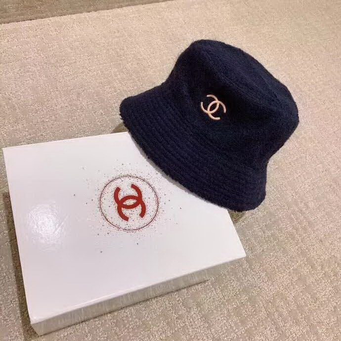 20冬季最新专柜款-Chanel新款毛巾料渔夫帽，温柔的撞色logo，给人一种温柔到极致的感受