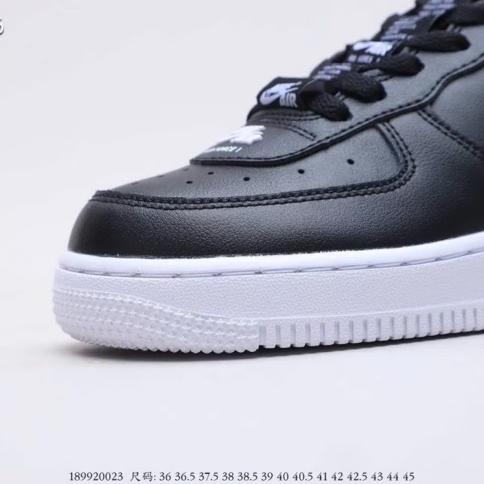 官网同步20秋季最新热销款-耐克/Nike Air Force 1 Low，空军一号百搭休闲运动板鞋，采用硬质平纹头层皮革鞋面材质，内置全掌air sole气垫，另类迭加设计首次出现