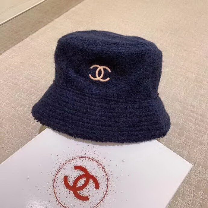20冬季最新专柜款-Chanel新款毛巾料渔夫帽，温柔的撞色logo，给人一种温柔到极致的感受
