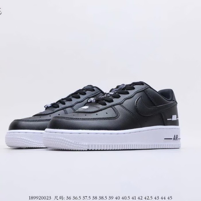 官网同步20秋季最新热销款-耐克/Nike Air Force 1 Low，空军一号百搭休闲运动板鞋，采用硬质平纹头层皮革鞋面材质，内置全掌air sole气垫，另类迭加设计首次出现
