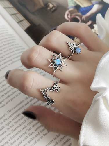 925 Sterling Silver Glass Bead Blue Heart Vintage Midi Ring