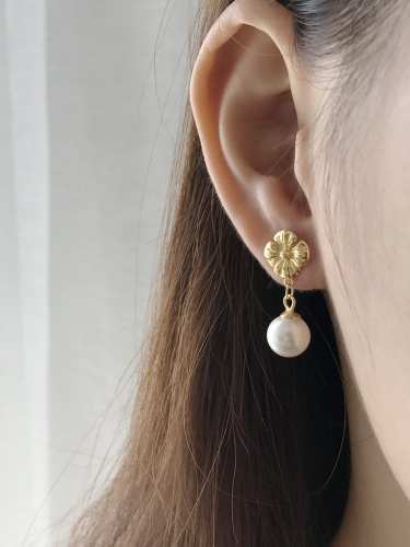 925 Sterling Silver Imitation Pearl White Flower Minimalist Drop Earring