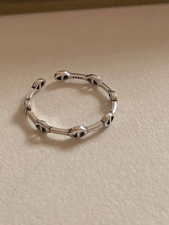 925 Sterling Silver Hollow Irregular Vintage Band Ring