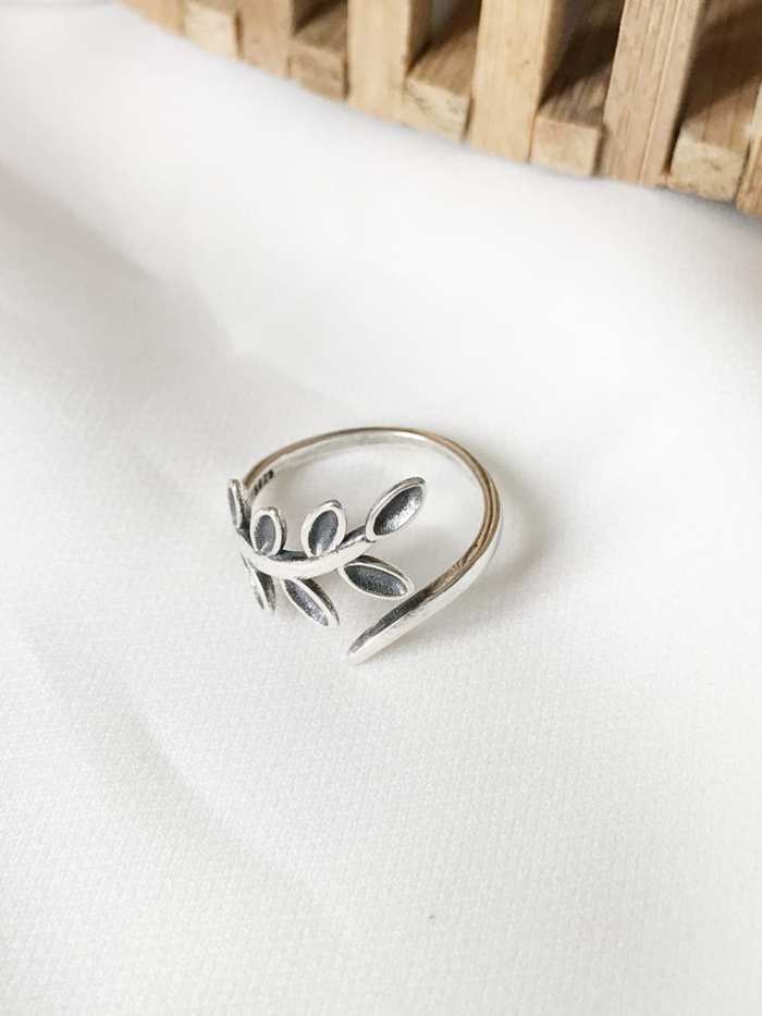 925 Sterling Silver Leaf Vintage Free Size Midi Ring