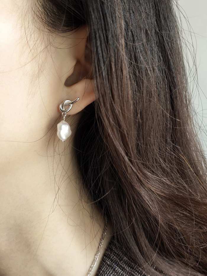 925 Sterling Silver Imitation Pearl White Irregular Vintage Knotted Earrings