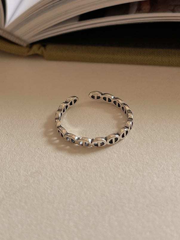 925 Sterling Silver Hollow Irregular Vintage Band Ring