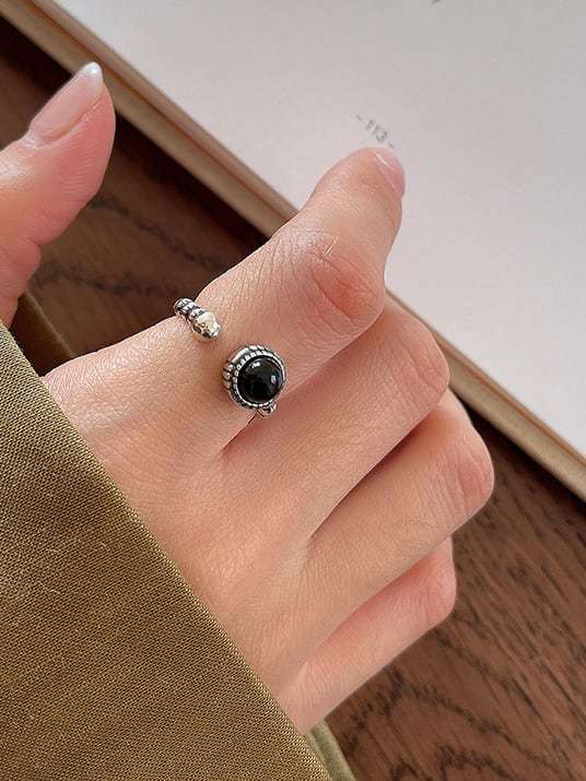 925 Sterling Silver Carnelian Irregular Vintage Band Ring