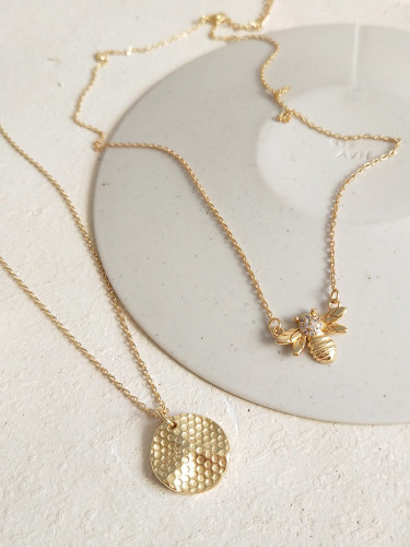 Sterling Silver plated 18k honeybee round Necklace