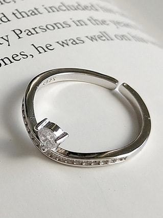 925 Sterling Silver Cubic Zirconia Irregular Minimalist Band Ring