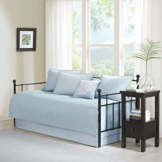BBB25099382 Madison Park Quebec 6 Piece Daybed Set Blue Daybed