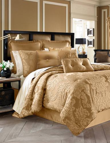 BBB24474923 Five Queens Court Colonial 4 Piece Comforter Set; California King