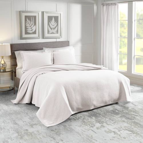 BBB18268728 Realeza Sunset European Matalassé Coverlet Set - White - Twin