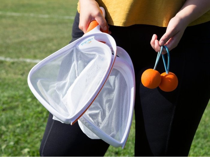 Djubi Classic Slingshot Catch Game