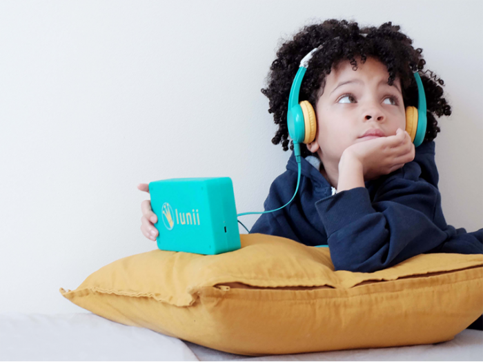 Kid's Audio Storyteller & Headphones Set