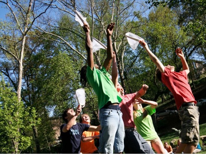 Djubi Classic Slingshot Catch Game
