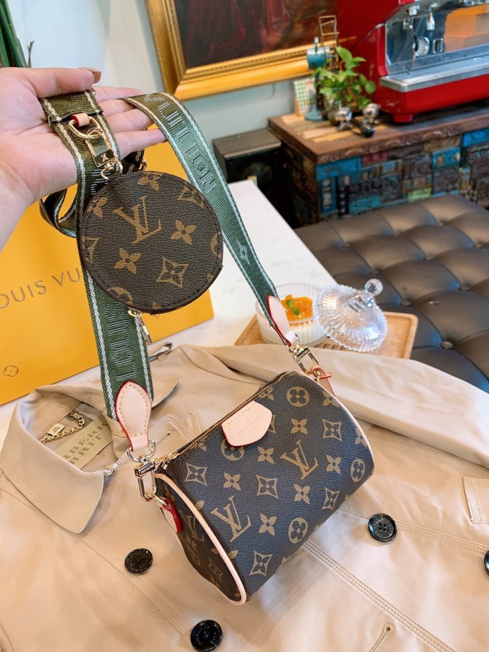 LOUIS VUITTON  LB5112005020149  size: 16cm