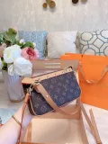 LOUIS VUITTON  LB0412005030043  size: 22x14cm