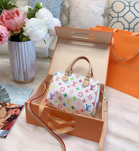 LOUIS VUITTON  LB0712005030086  size: 20cm