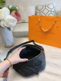 LOUIS VUITTON  LB0022005030032  size: 31x16cm