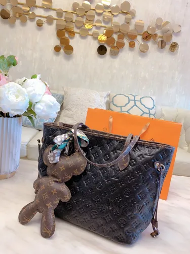 LOUIS VUITTON  LB5122005030077  size: 32cm